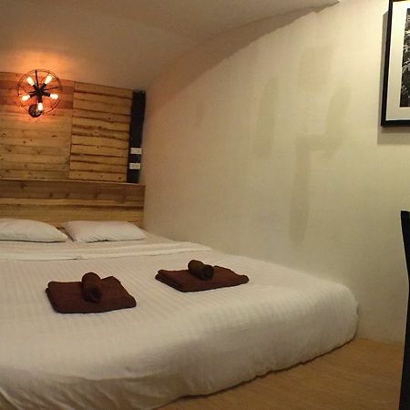 Jao Hostel & Cafe Чиангмай Экстерьер фото